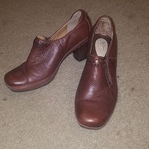 Clarks artisan collection